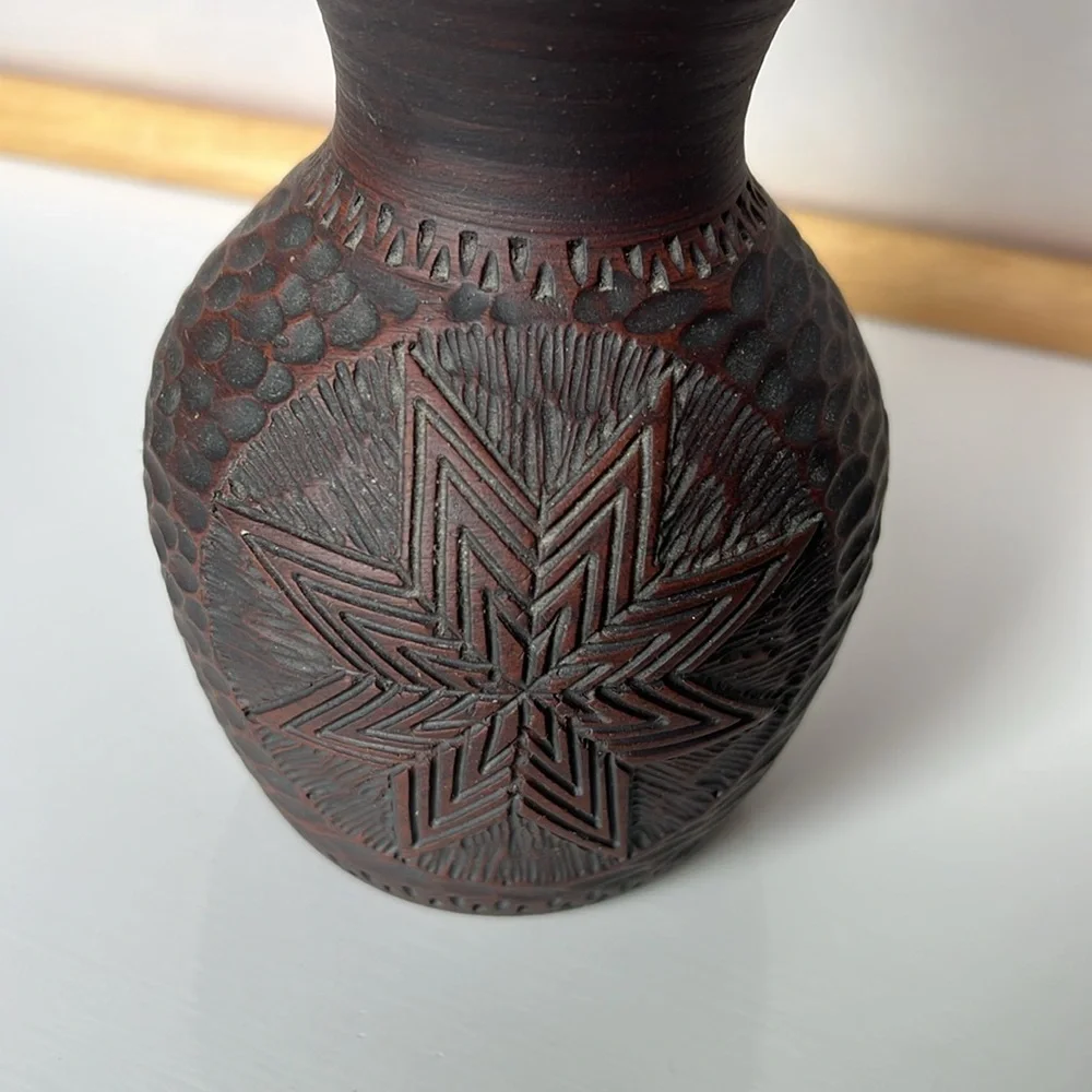 Vintage Kanyehgeh Pottery Six Nations Mohawk Vase Signed JS